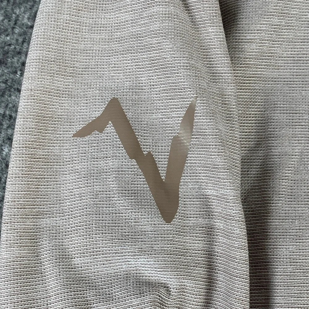 Voormi Hoodie Men 2XL Performance Pullover Stretch Athleisure Wool Travel Acorn
